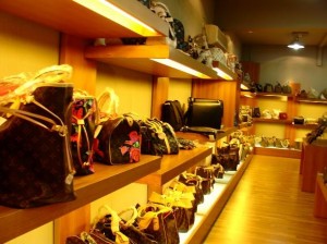 Gui Hua Gang Leather Wholesale Market Baiyun World Leather Trading Market - Gui Hua Gang Hangbags Market