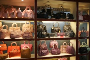 Replica Handbags at Guangzhou Baiyun International Leather Wholesale Market-1 Replica Handbags at Guangzhou Baiyun International Leather Wholesale Market