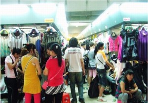 Guangzhou Xindadi Clothes Wholesale Market-4