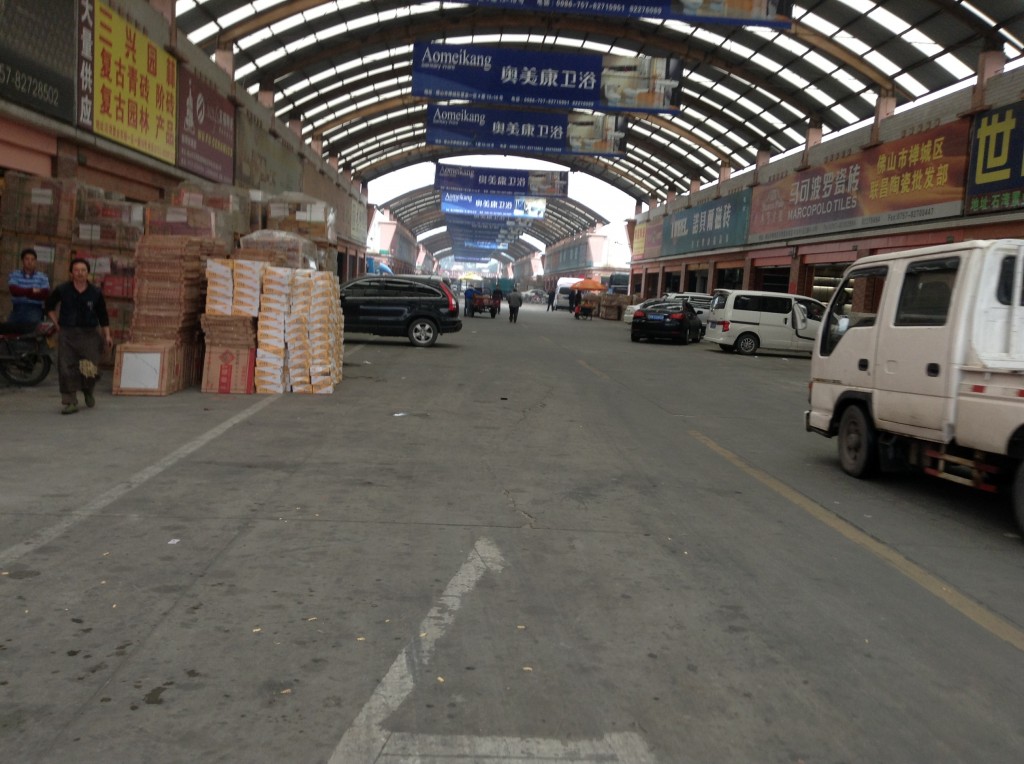 Inside Foshan Shiwan Zhiye Ceramic Markets-3