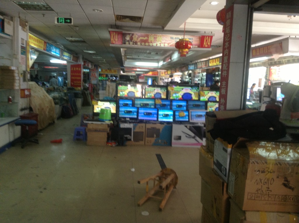 Stores on the 1st Floor of Guangzhou Xiyang Second-hand Computer Market-5