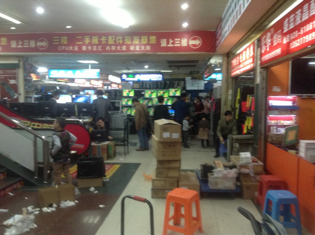 Stores on the 2nd Floor of Guangzhou Xiyang Second-hand Computer Market-2