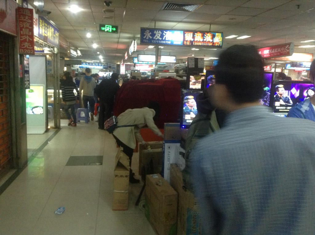 Stores on the 2nd Floor of Guangzhou Xiyang Second-hand Computer Market-3