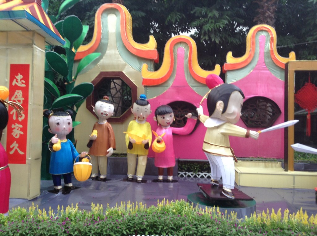 Cute Cartoon Characters to Celebrate Zhong qiu jie in Guangzhou Cultural Park-1