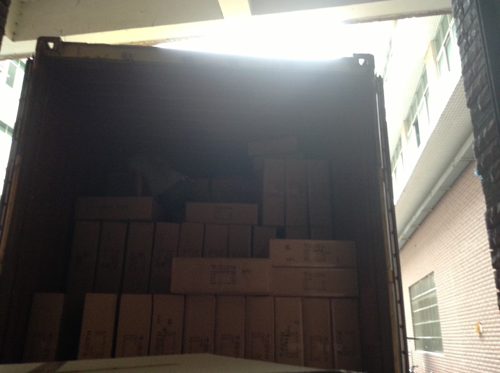 Loading LED container in Guzhen-4