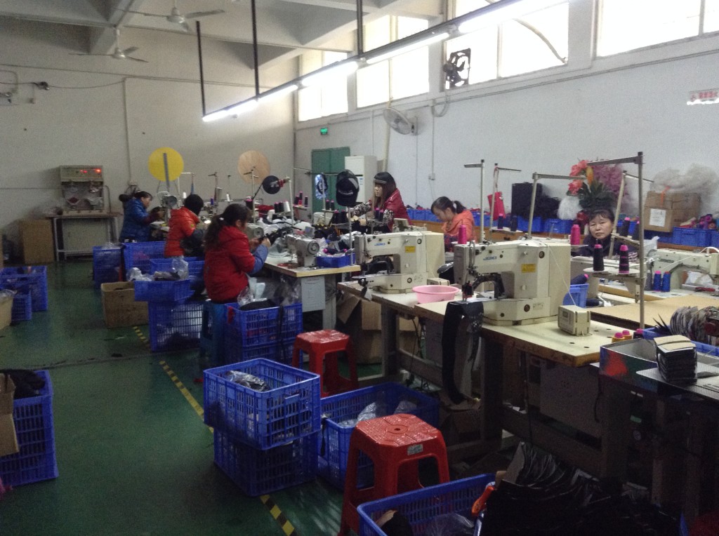 Workshop of Guangzhou Hats Manufacturer-1