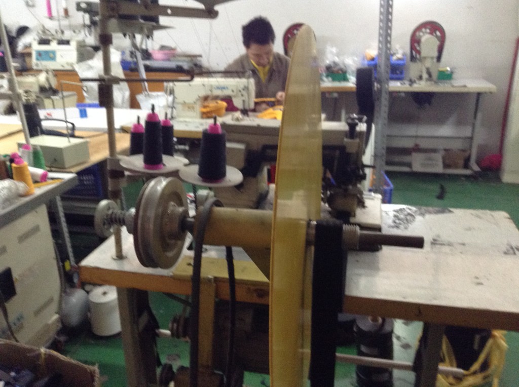 Workshop of Guangzhou Hats Manufacturer-3