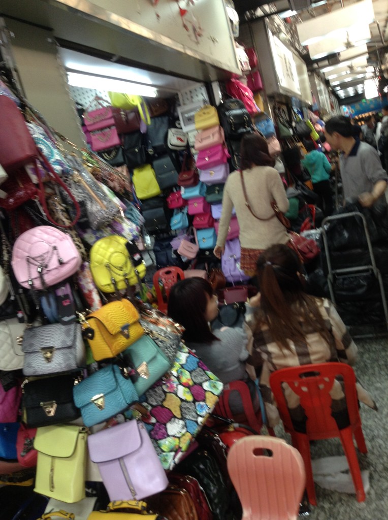 Handbag shops in Shui Dian Leather Building, Guangzhou-3
