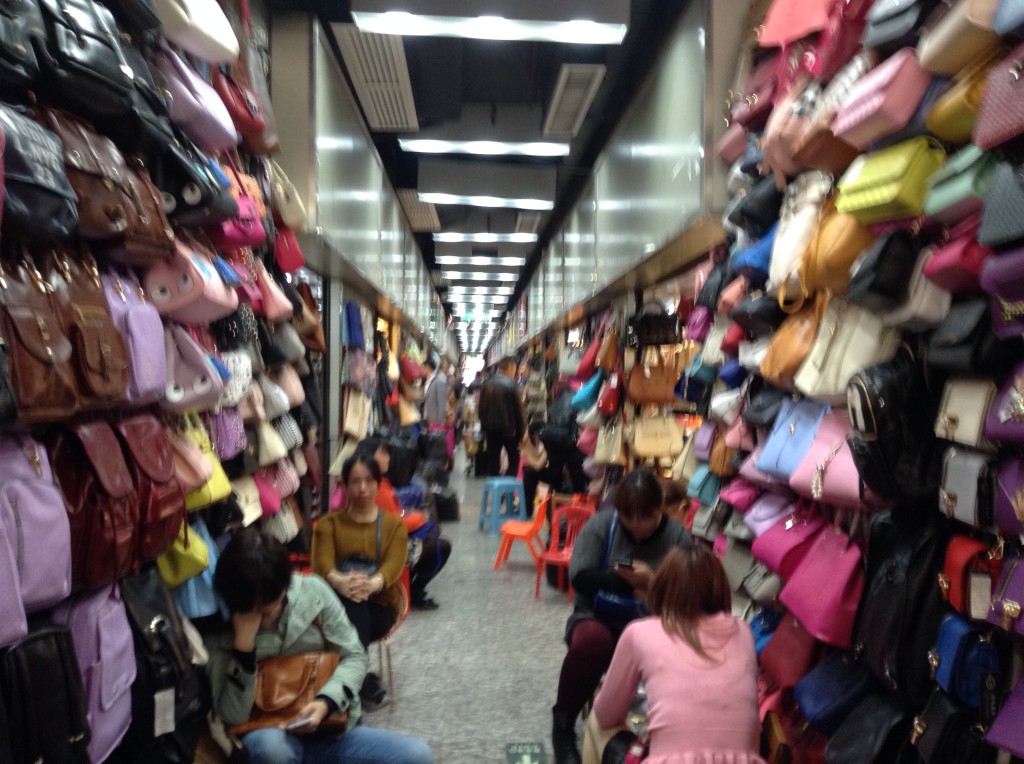 Handbag shops in Shui Dian Leather Building, Guangzhou-5