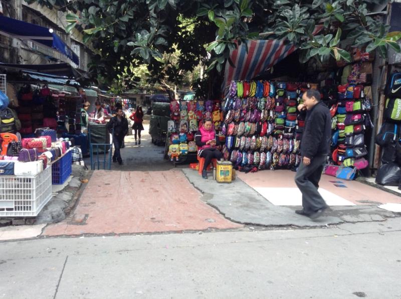 Small Street in Shui dian jie handbag market-1