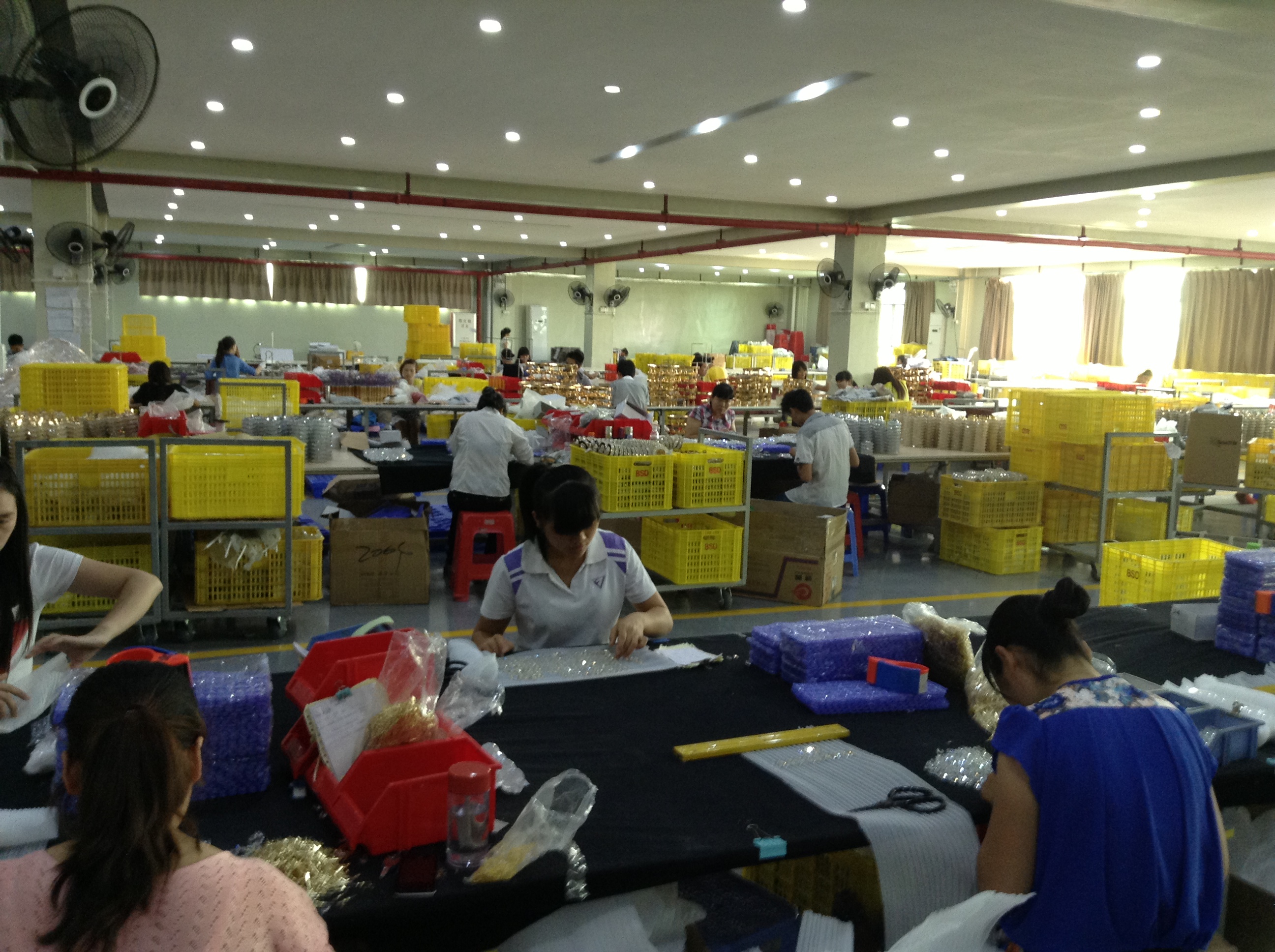 Workers Working in Guzhen LED Factories in Zhongshan