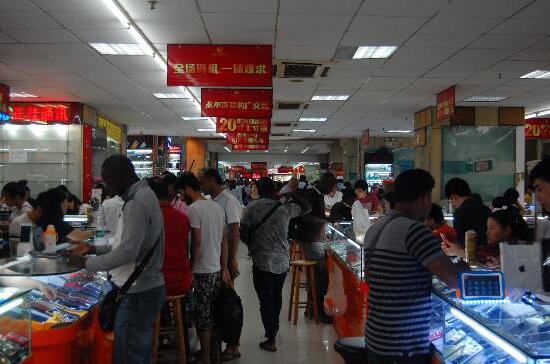 Shengxian Dashatou Second-Hand Market in Guangzhou, China-3