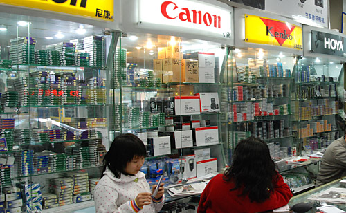 Shengxian Photography Equipment Market in Guangzhou, China-5