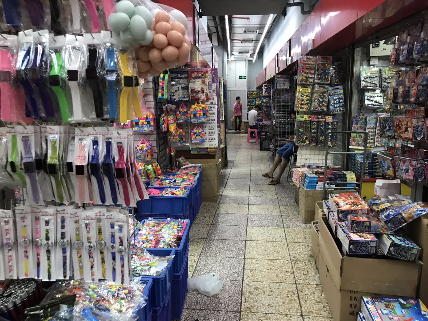 Zhonggang Toys&Stationery Wholesale Market in Guangzhou, China-2