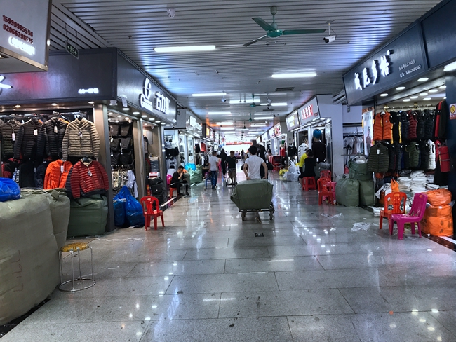 Changyun Center Clothing Plaza in Guangzhou, China-3