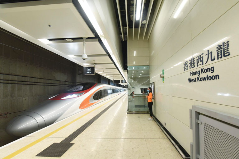 Travel from Hong Kong to Guangzhou by High Speed Train