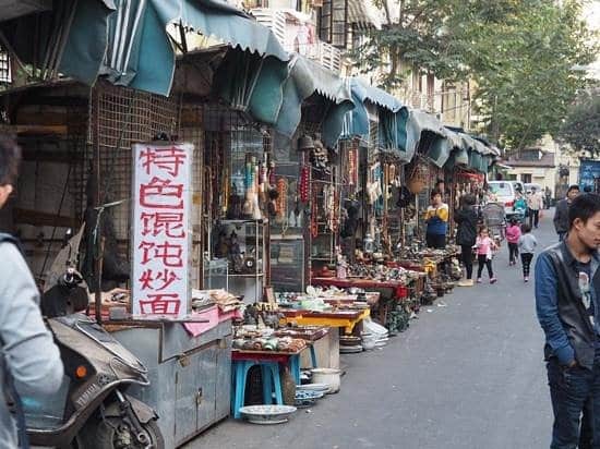 Dongtai Road Antique Market - Shanghai Markets