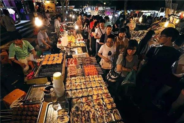 Linfen Road Night Market in Shanghai