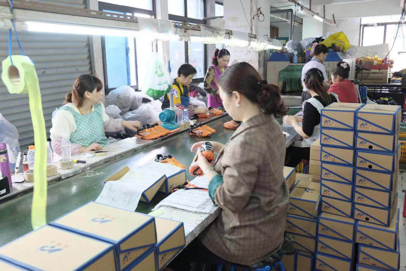 Assembly line of running shoes factory in China-4