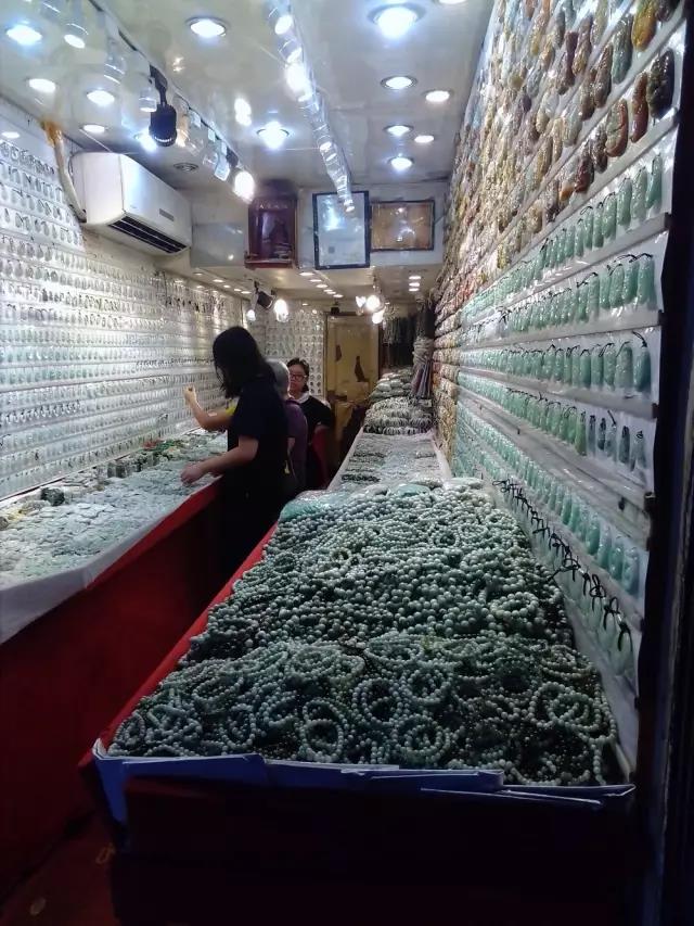 Shops in Hualin Jewelry & Jades City-2