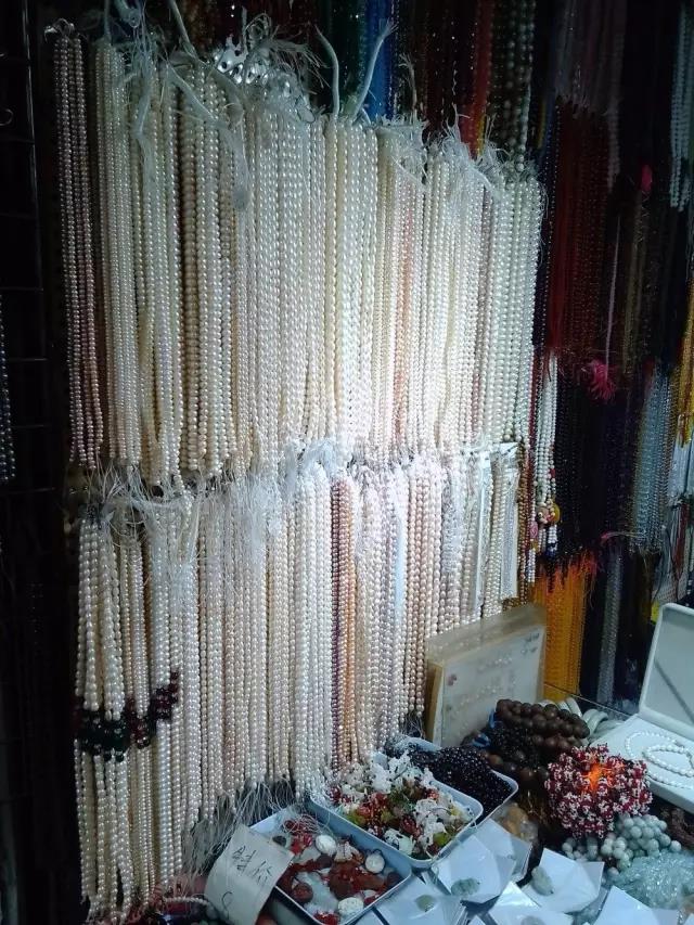 Shops in Hualin Jewelry & Jades City-4