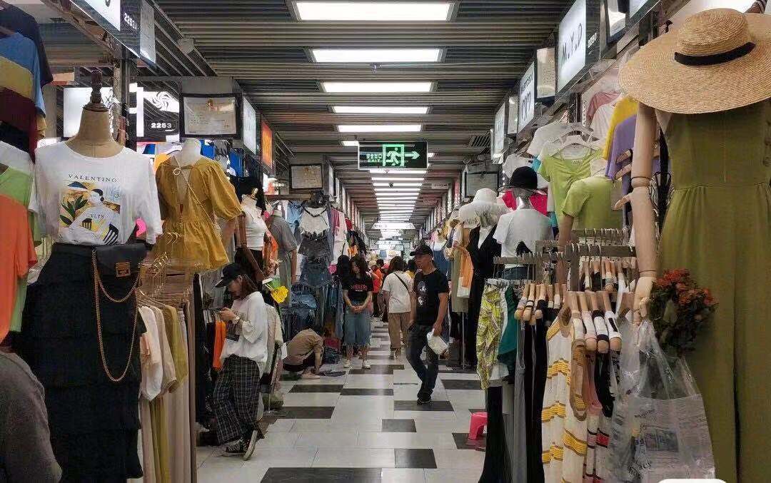 Strolling Around New China Clothes Market with Monica, fashion buyer in China